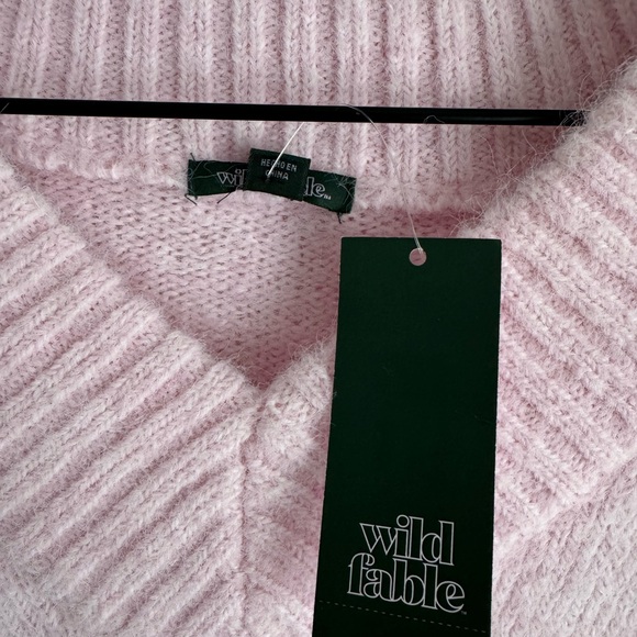Wild Fable Soft Pink V-Neck Sweater - Picture 2 of 3